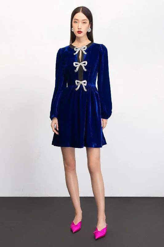 Mini dresses with gathered skirts for a voluminous effect Haven A-line Long Sleeved Velvet Mini Dress Mini dresses with gathered skirts for a voluminous effect Haven A-line Long Sleeved Velvet Mini Dress