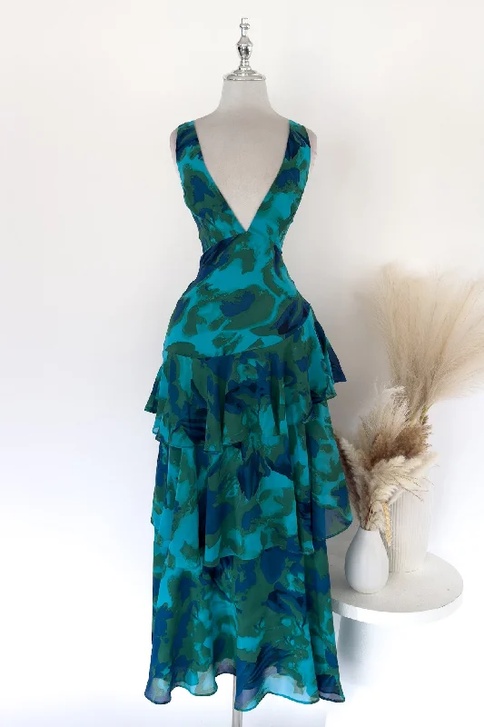 Midi dresses with belted waists to accentuate the figure Marina Maxi Dress - Green