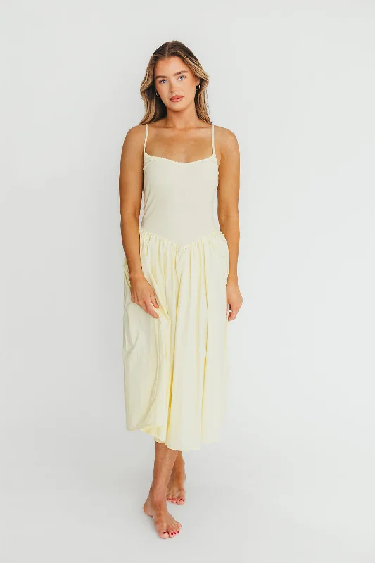 Midi dresses with ruffled sleeves for a more feminine and voluminous look Lucy Midi Dress in Yellow Midi dresses with ruffled sleeves for a more feminine and voluminous look Lucy Midi Dress in Yellow