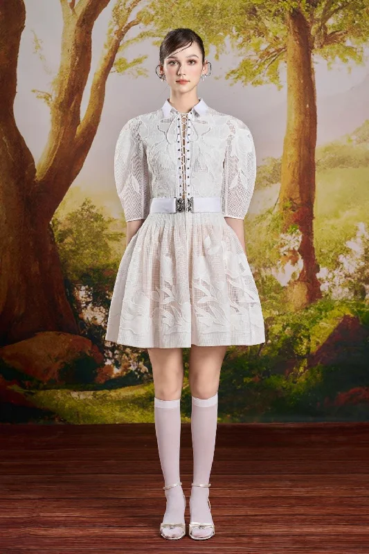 Mini dresses with gathered skirts for a voluminous effect Bloom A-line Puffy Sleeved Mesh Mini Dress Mini dresses with gathered skirts for a voluminous effect Bloom A-line Puffy Sleeved Mesh Mini Dress