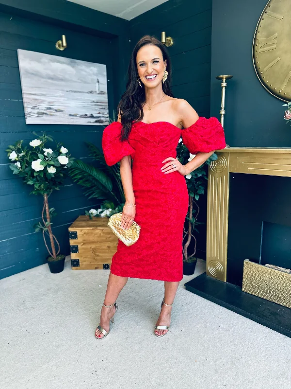Midi dresses with fringe details for a fun and energetic style Hannah Bardot Occasion Dress Red Midi dresses with fringe details for a fun and energetic style Hannah Bardot Occasion Dress Red