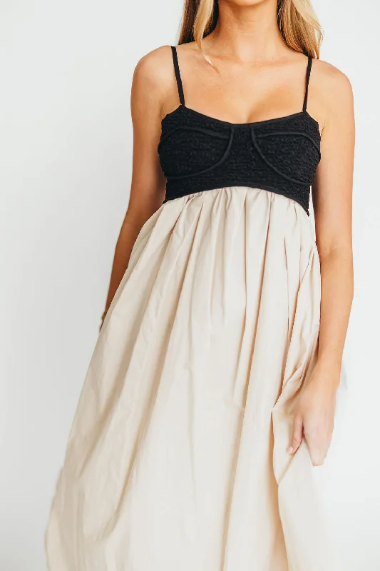 Midi dresses with tassel accents for a bohemian and free - spirited style Minna 100% Cotton Maxi Dress in Black/Natural Midi dresses with tassel accents for a bohemian and free - spirited style Minna 100% Cotton Maxi Dress in Black/Natural