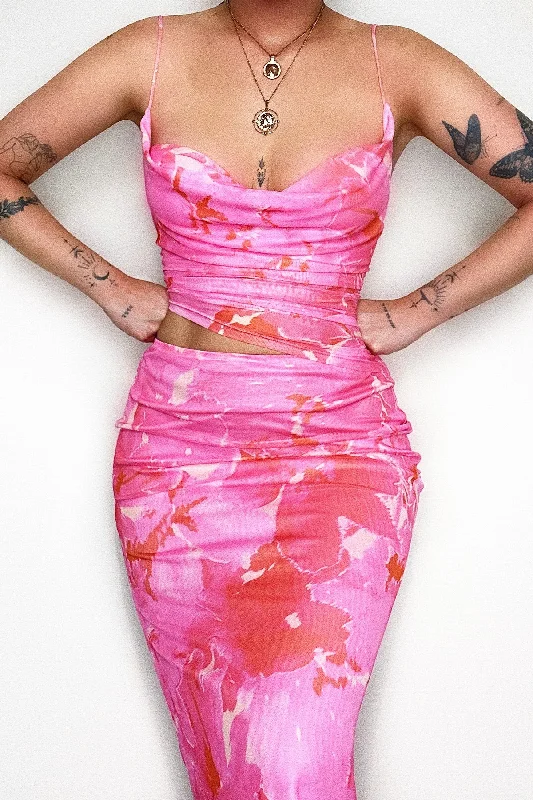 Midi dresses with denim fabric for a casual yet stylish day out Gemma Maxi Dress - Pink Midi dresses with denim fabric for a casual yet stylish day out Gemma Maxi Dress - Pink