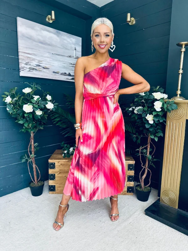 Midi dresses with gathered skirts for a full and flowing silhouette Kimberly One Shoulder Midi Dress Ruby Midi dresses with gathered skirts for a full and flowing silhouette Kimberly One Shoulder Midi Dress Ruby