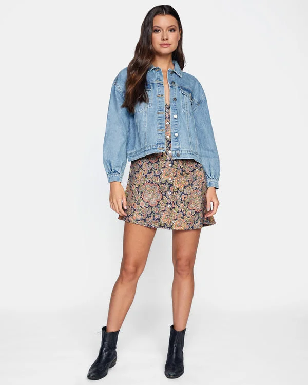 Tapered Leg Women's Wool Blend Trousers for WinterTuesdays Denim Jacket (Past Season) Tapered Leg Women's Wool Blend Trousers for WinterTuesdays Denim Jacket (Past Season)