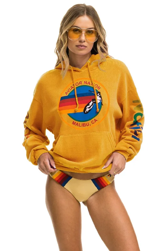 Women's oversized cropped hoodie with drawstrings for a trendy lookAVIATOR NATION MALIBU RELAXED PULLOVER HOODIE - GOLD Women's oversized cropped hoodie with drawstrings for a trendy lookAVIATOR NATION MALIBU RELAXED PULLOVER HOODIE - GOLD