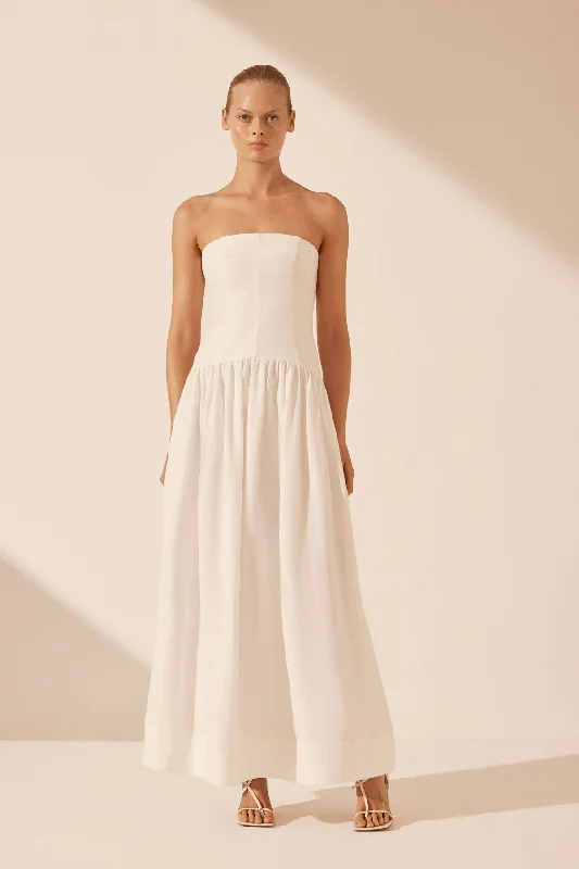 Ball Gown Women Dress with a Full Skirt for a Princess - like LookBLANC LINEN STRAPLESS PANELLED MAXI DRESS Ball Gown Women Dress with a Full Skirt for a Princess - like LookBLANC LINEN STRAPLESS PANELLED MAXI DRESS