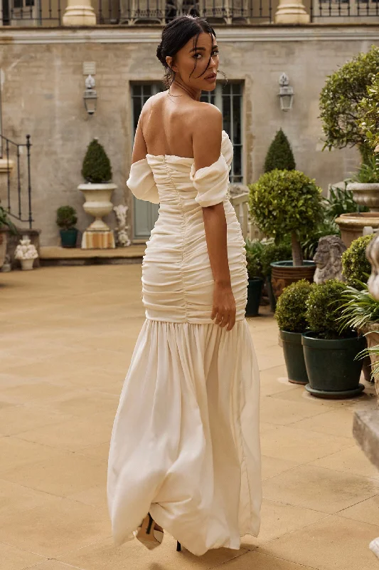 Halter Neck Women Dress to Show Off the Shoulders and NecklineDalisha Off Shoulder Ruched Maxi Dress Cream Halter Neck Women Dress to Show Off the Shoulders and NecklineDalisha Off Shoulder Ruched Maxi Dress Cream