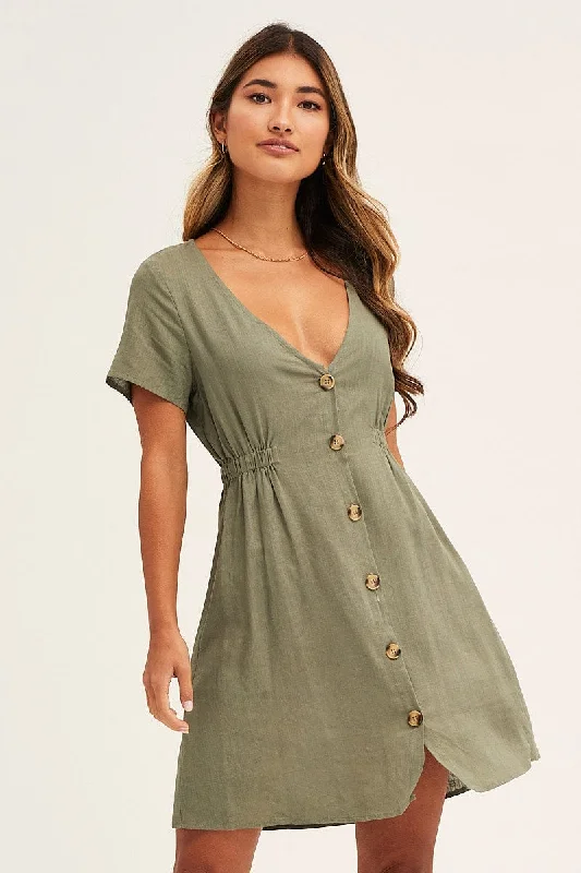 Long - Sleeve Women Dress in Velvet for a Luxurious Winter LookGreen A Line Dress Button Front V Neck Short Sleeve