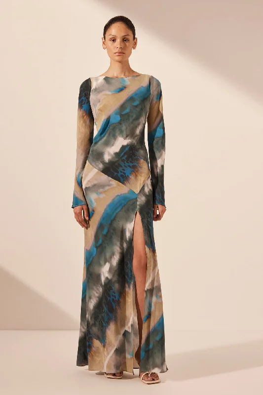Empire Waist Women Dress to Accentuate the Bust and Conceal the WaistJARDIN SILK BACKLESS SPLIT MAXI DRESS