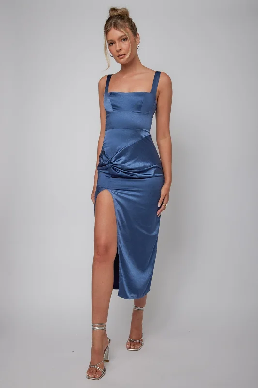 Pleated Women Dress with a Timeless and Elegant TextureKristin Knotted Waist Split Midi Dress Navy Pleated Women Dress with a Timeless and Elegant TextureKristin Knotted Waist Split Midi Dress Navy