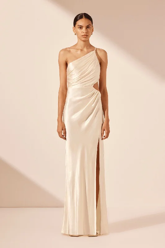 Off - the - Shoulder Women Dress for a Romantic and Feminine LookLA LUNE ASYMMETRICAL GATHERED MAXI DRESS - CREAM Off - the - Shoulder Women Dress for a Romantic and Feminine LookLA LUNE ASYMMETRICAL GATHERED MAXI DRESS - CREAM