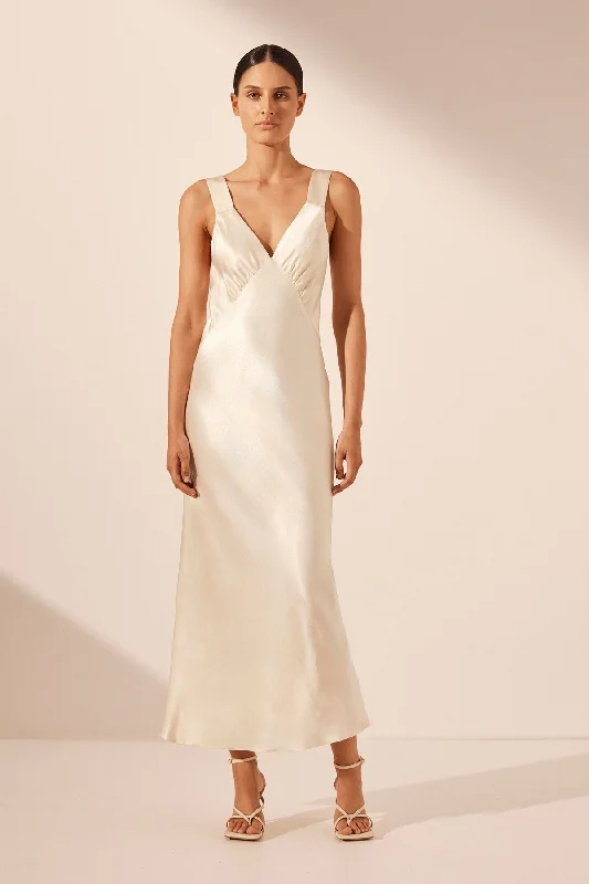 Little Black Women Dress with Sequins for a Glamorous Night OutLA LUNE PLUNGED MIDI DRESS - CREAM