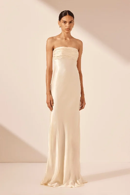 Backless Women Dress for a Sexy and Alluring Look at Evening EventsLA LUNE STRAPLESS RUCHED BODICE MAXI DRESS - CREAM