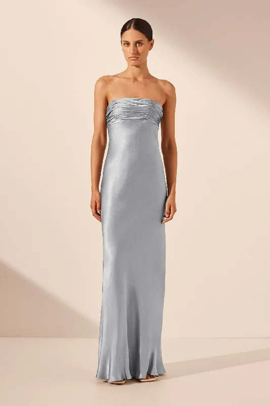 Shift Women Dress with a Simple and Classic Design for Everyday WearLA LUNE STRAPLESS RUCHED BODICE MAXI DRESS - POWDER BLUE Shift Women Dress with a Simple and Classic Design for Everyday WearLA LUNE STRAPLESS RUCHED BODICE MAXI DRESS - POWDER BLUE