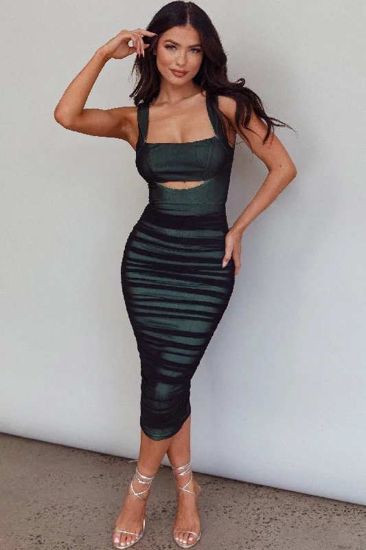 Wrap - Style Women Dress with Adjustable Fit for All Body TypesMove Maker Cut-Out Ruched Midi Dress Green/Black