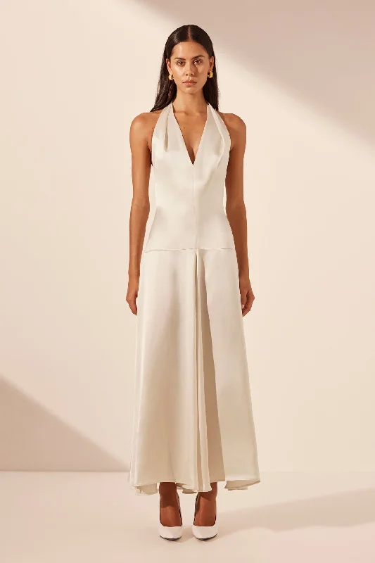 Strapless Women Dress with a Built - in Bra for Comfort and SupportSAVANNA HALTER OPEN BACK MAXI DRESS - PEARL