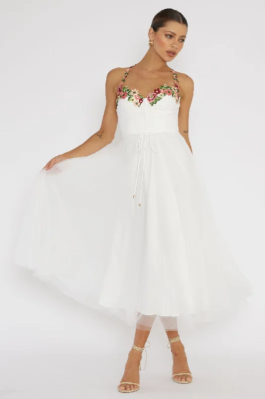 Long - Sleeve Women Dress in Velvet for a Luxurious Winter LookSmitten Sweetheart Neckline Floral Trim Dress White