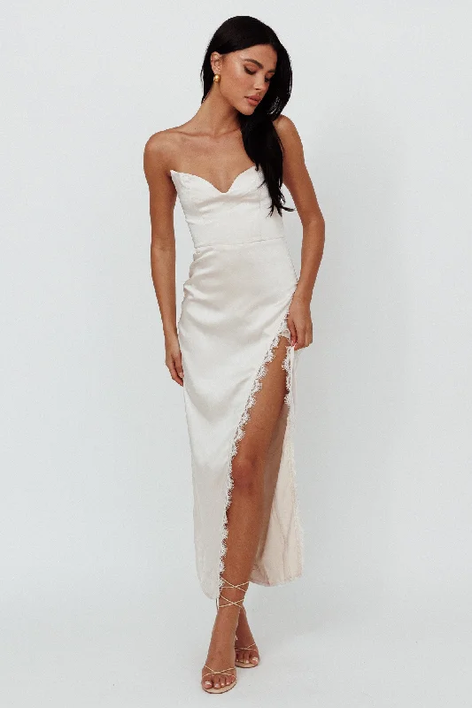 Little Black Women Dress with Sequins for a Glamorous Night OutWinter Moon Strapless Lace Trim Midi Dress Champagne