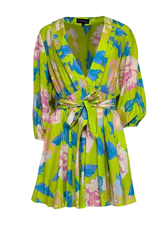 Empire Waist Women Dress to Accentuate the Bust and Conceal the Waist Empire Waist Women Dress to Accentuate the Bust and Conceal the Waist A Peace Treaty - Green & Multi Color Floral V-Neckline Linen Blend Dress Sz M Empire Waist Women Dress to Accentuate the Bust and Conceal the Waist Empire Waist Women Dress to Accentuate the Bust and Conceal the Waist A Peace Treaty - Green & Multi Color Floral V-Neckline Linen Blend Dress Sz M