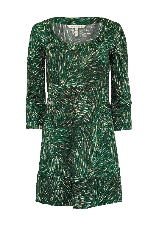Sheath Women Dress with a Tailored Fit for a Professional Look Sheath Women Dress with a Tailored Fit for a Professional Look Diane von Furstenberg - Green & Cream Print Crop Sleeve Shift Dress Sz 2 Sheath Women Dress with a Tailored Fit for a Professional Look Sheath Women Dress with a Tailored Fit for a Professional Look Diane von Furstenberg - Green & Cream Print Crop Sleeve Shift Dress Sz 2