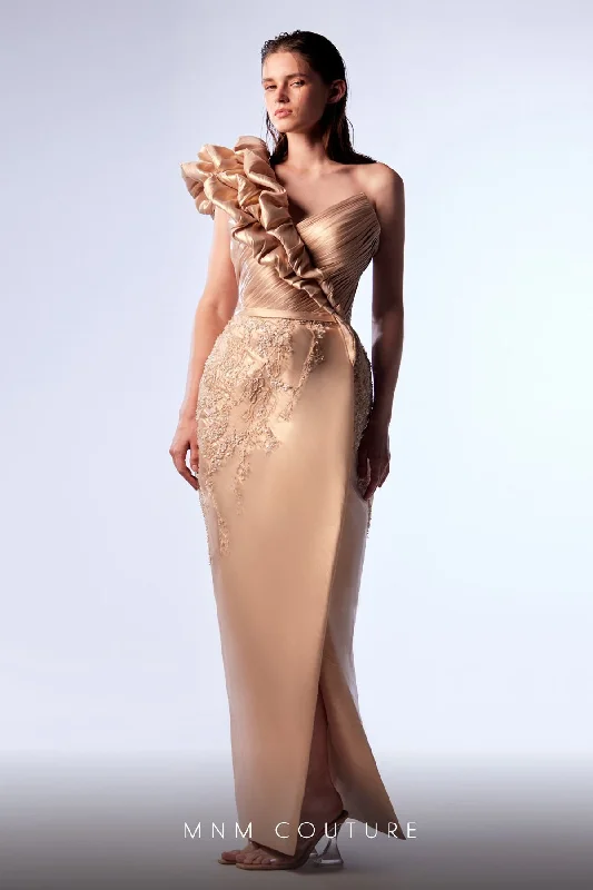 Halter Neck Women Dress to Show Off the Shoulders and Neckline Halter Neck Women Dress to Show Off the Shoulders and Neckline MNM Couture G1733 Halter Neck Women Dress to Show Off the Shoulders and Neckline Halter Neck Women Dress to Show Off the Shoulders and Neckline MNM Couture G1733