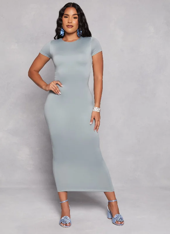 Maxi dresses with a halter neck for a stylish and sophisticated choiceDouble Layered Crew Neck Maxi Dress Maxi dresses with a halter neck for a stylish and sophisticated choiceDouble Layered Crew Neck Maxi Dress