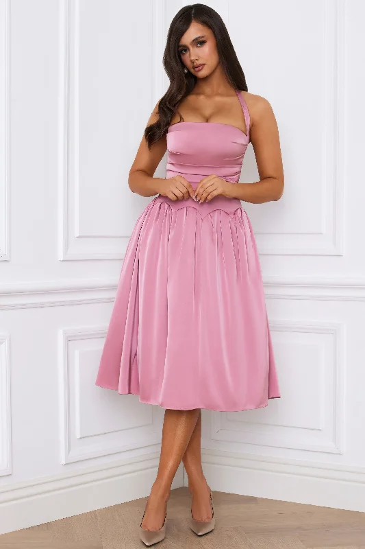 Midi dresses with patchwork patterns for a one - of - a - kind styleHalterneck Lace-Up Ruched Corset Midi Dress in Mauve Midi dresses with patchwork patterns for a one - of - a - kind styleHalterneck Lace-Up Ruched Corset Midi Dress in Mauve