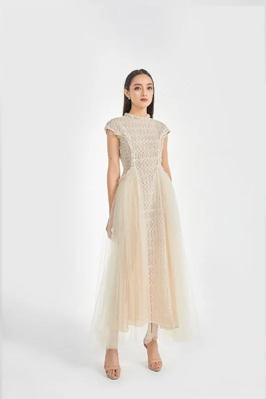 Midi dresses with printed lining for a hidden and stylish detailJade A-line Round Neck Mesh Sheer Midi Dress Midi dresses with printed lining for a hidden and stylish detailJade A-line Round Neck Mesh Sheer Midi Dress