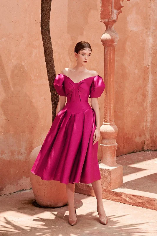 Midi dresses with pom - pom trims for a playful and festive lookMeghan Fit and Flare Off-Shoulder Taffeta Midi Dress Midi dresses with pom - pom trims for a playful and festive lookMeghan Fit and Flare Off-Shoulder Taffeta Midi Dress