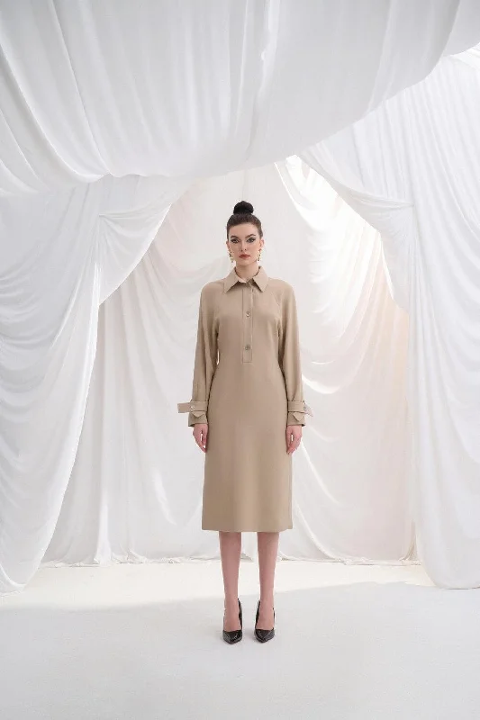 Velvet midi dresses in jewel tones for a glamorous winter eventMuriel Sheath Folded Collar Wool Midi Dress Velvet midi dresses in jewel tones for a glamorous winter eventMuriel Sheath Folded Collar Wool Midi Dress