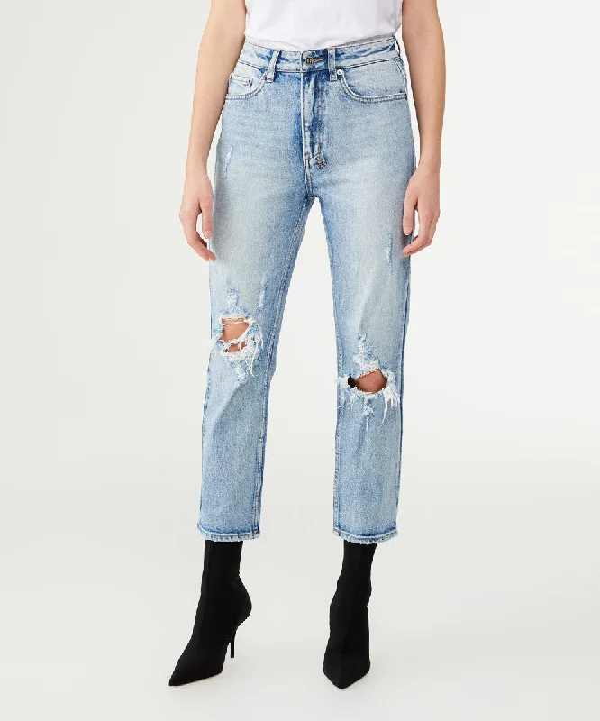 Men's Denim Henley Top with a Contrast Collar for a Stylish TwistNINE O CROP CLUELESS Men's Denim Henley Top with a Contrast Collar for a Stylish TwistNINE O CROP CLUELESS