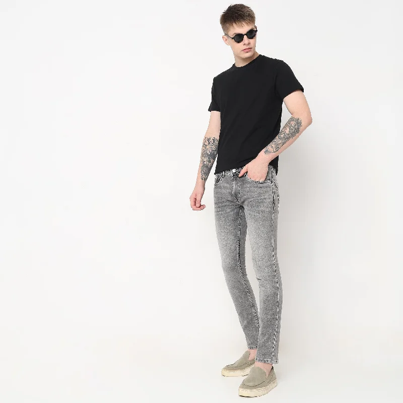 Women's pants for family gatherings Embroidered women jeans with intricate patterns Slim Fit Jeans Women's pants for family gatherings Embroidered women jeans with intricate patterns Slim Fit Jeans