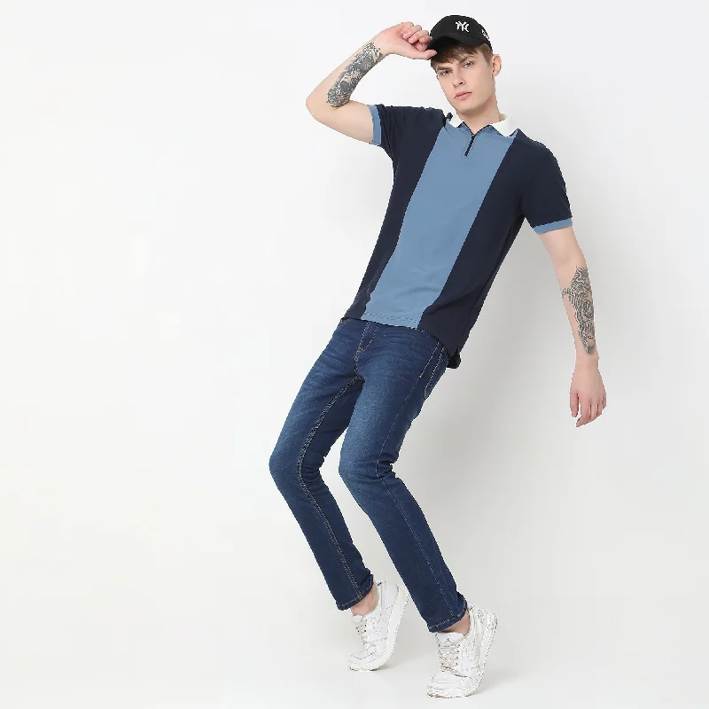 Women's pants for cocktail parties Distressed women jeans for a trendy and edgy look Straight Fit Jeans Women's pants for cocktail parties Distressed women jeans for a trendy and edgy look Straight Fit Jeans