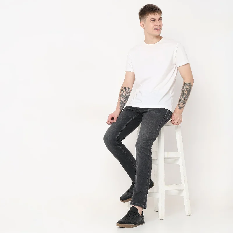 Women's long - length casual pants Straight - leg women jeans with a classic and timeless appeal Straight Fit Jeans Women's long - length casual pants Straight - leg women jeans with a classic and timeless appeal Straight Fit Jeans