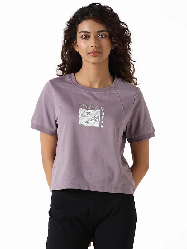 Women's eco - friendly organic pants Mom jeans for a nostalgic and casual look Studiofit Mauve Printed Cotton T-Shirt Women's eco - friendly organic pants Mom jeans for a nostalgic and casual look Studiofit Mauve Printed Cotton T-Shirt