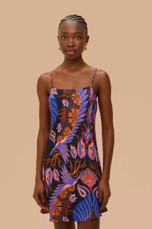 Mini dresses with ribbed textures for a unique appearanceHeart Forest Black Sleveless Mini Dress