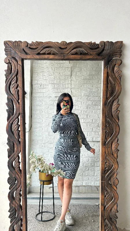 Solid - colored bodycon dress for a classic appearanceCute dress 32-34 bust/l:33/waist:26-32 Solid - colored bodycon dress for a classic appearanceCute dress 32-34 bust/l:33/waist:26-32