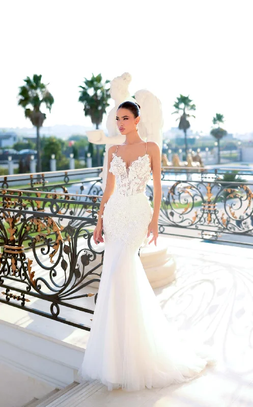 Prom dresses with tiered ruffled sleeves and satin skirts for a feminine and voluminous lookTina Holly Couture TW120 Dress Prom dresses with tiered ruffled sleeves and satin skirts for a feminine and voluminous lookTina Holly Couture TW120 Dress