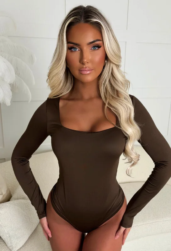 Plus - Size Bodysuits with a Comfortable and Flattering FitGirl Like Me Chocolate Brown Square Neck Long Sleeve Bodysuit Plus - Size Bodysuits with a Comfortable and Flattering FitGirl Like Me Chocolate Brown Square Neck Long Sleeve Bodysuit