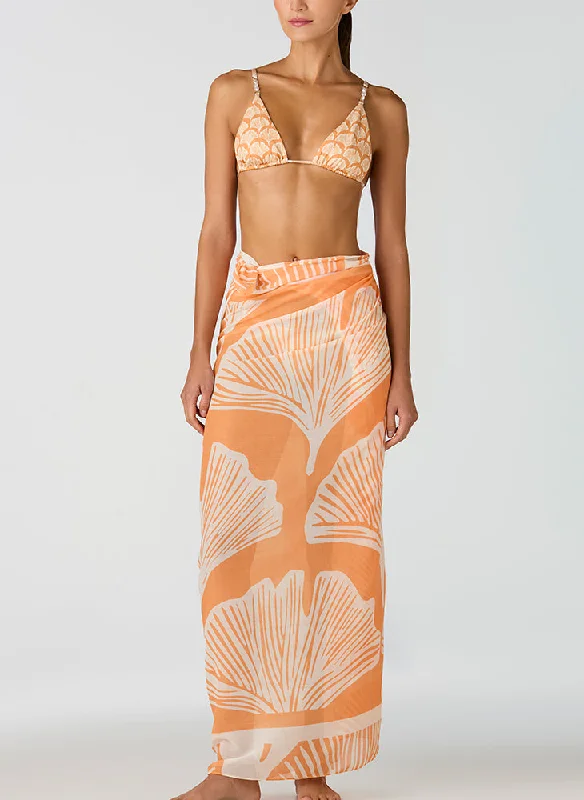 Maxi - length cover ups for a dramatic and elegant beach lookSarong Pareo